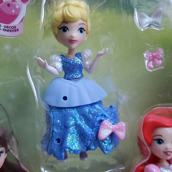 NIB. *Rare*  Disney dolls. - Picture 4 of 7